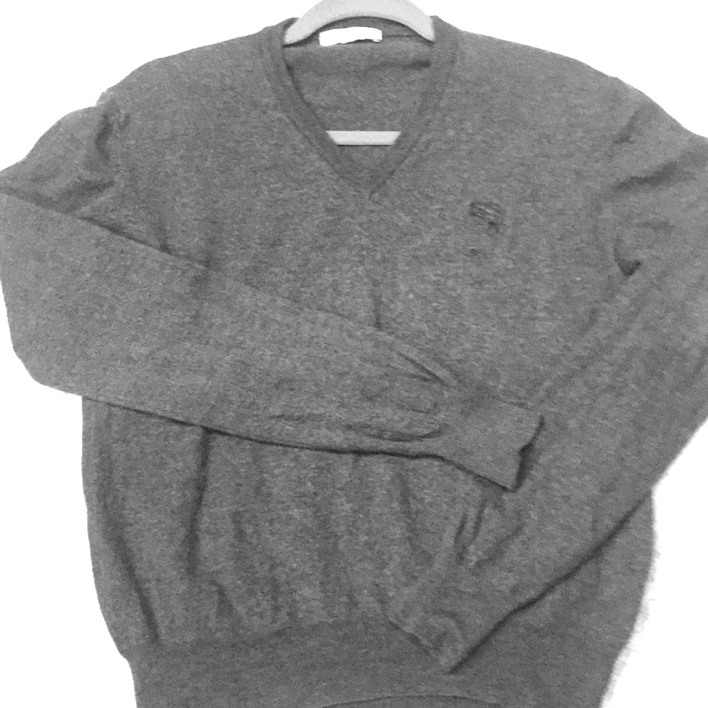 Men’s Versace v neck sweater Sz large